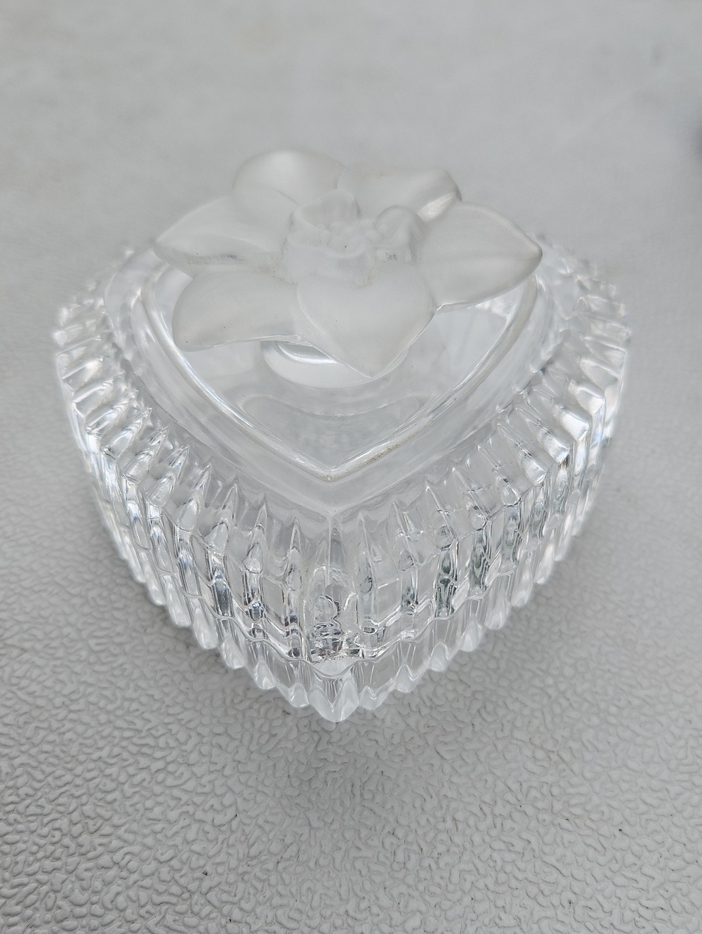 Vintage Clear Heart-Shaped Glass Trinket Box with Flower Lid